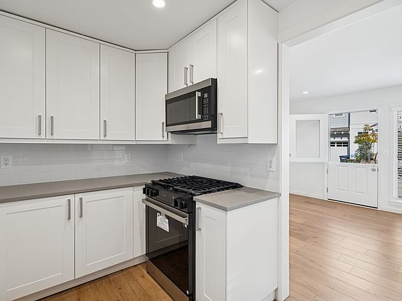 5th image of 620 1/2 Acacia Ave