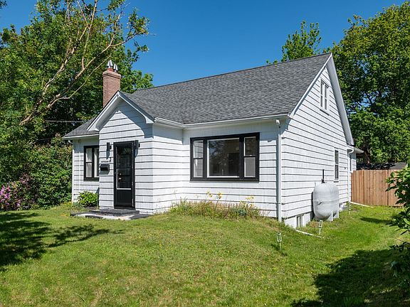 2nd image of 3 Scotsburn Ave