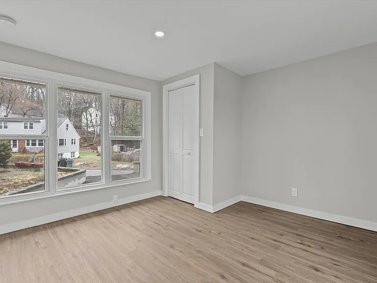 8 Teatown Ct — Photo 14