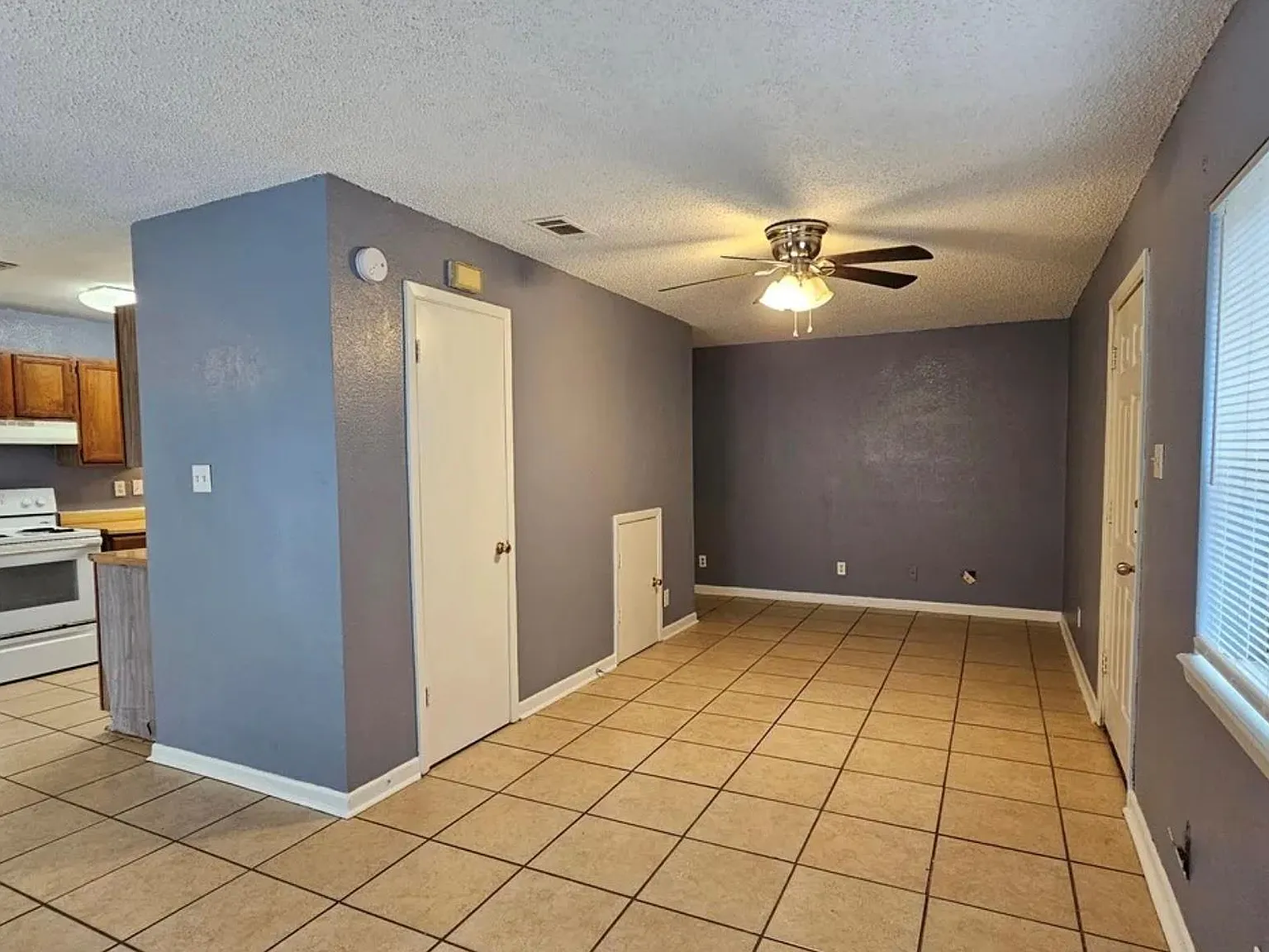 2 bed, 1.5 bath, 1000 sqft, $1,100 — Photo 4