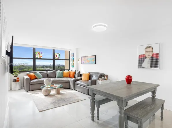 2555 Collins Ave APT 1106, Miami Beach, FL 33140