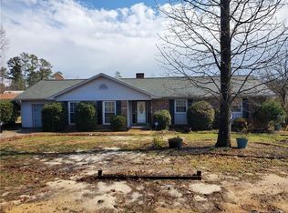 610 Roundtree Dr, Fayetteville, NC 28303