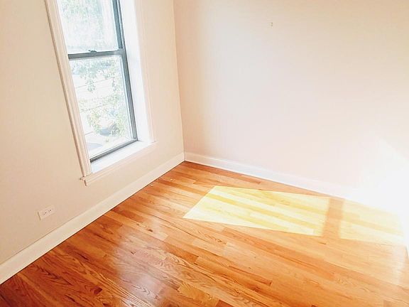 5th image of 733 N Leavitt St #2