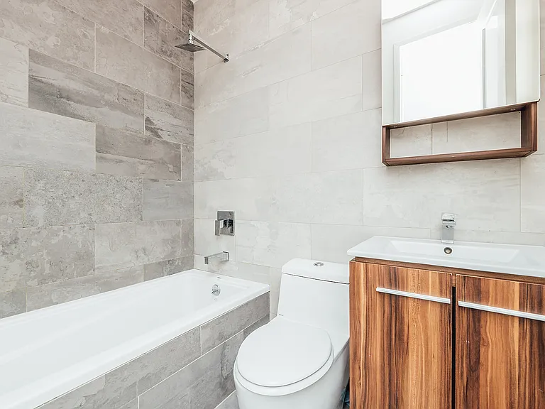 1434 De Kalb Ave #3L — Photo 13