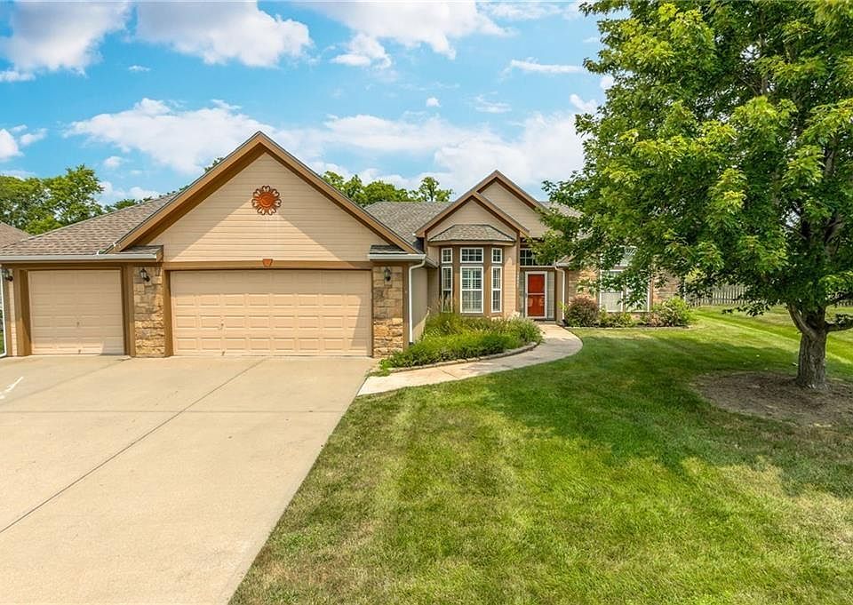 1st image of 13955 Cole Crossing Ct