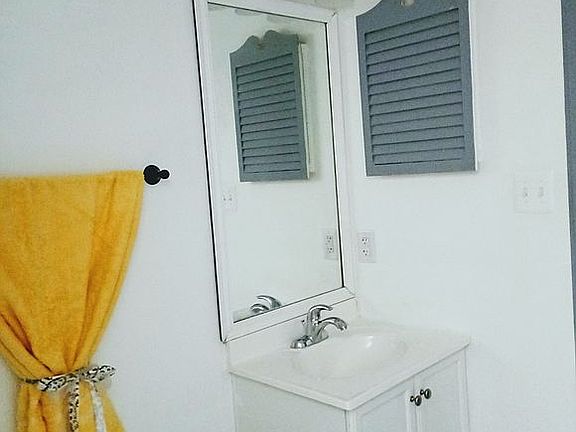 5th image of 310 Cora Dr