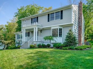 76 N Hillside Ave, Livingston, NJ 07039