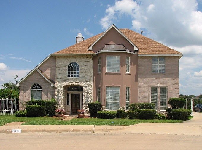 1st image of 1066 Courtney Cir