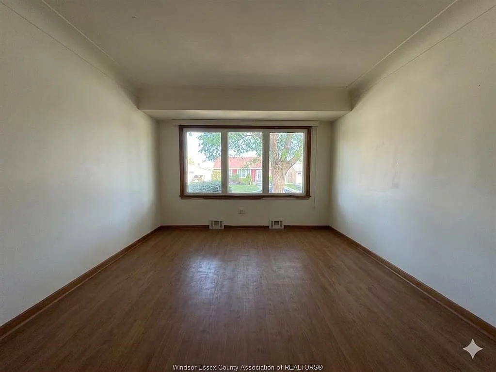 3 bed, $1,450 — Photo 3