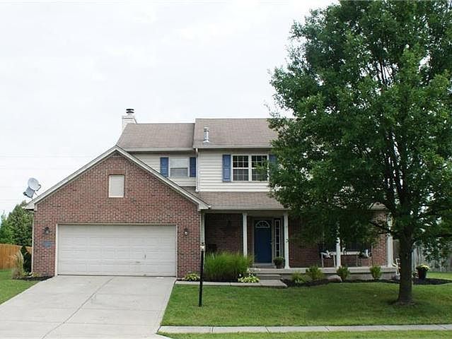 1st image of 102 E Bloomfield Ln
