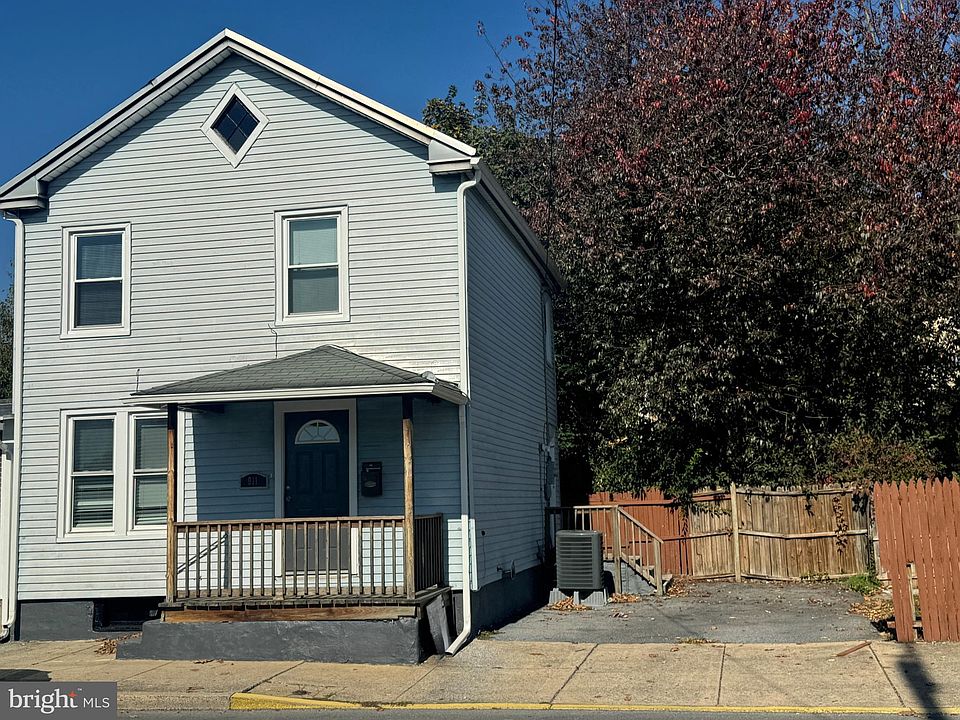 1st image of 911 Guilford St