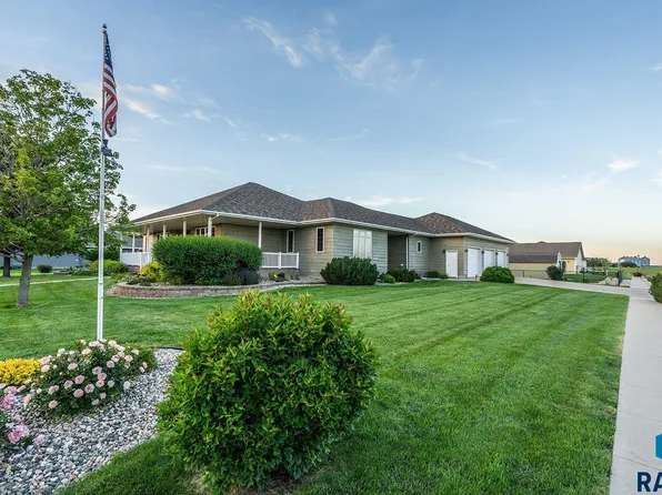 620 4th St, Chancellor, SD 57015