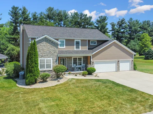 119 E Junco Dr, Kouts, IN 46347