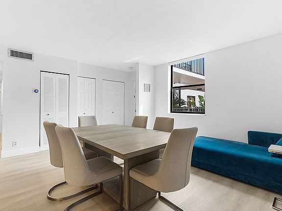 3rd image of 3350 NE 192nd St APT 4Q