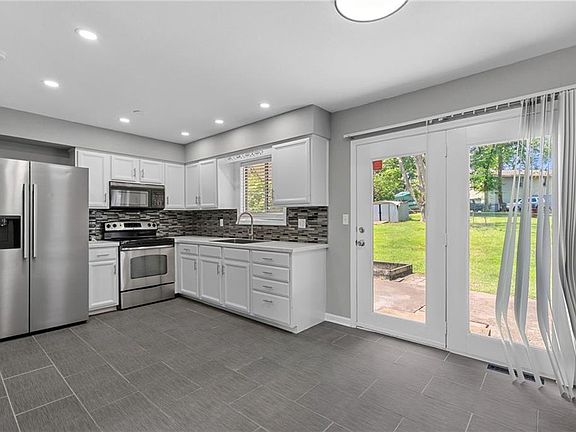 4th image of 7218 Harvard Ave