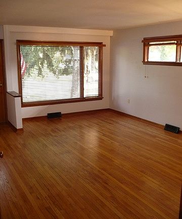 4th image of 12 N Grace St