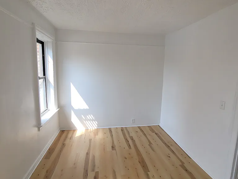 2387 Morris Ave #A7 — Photo 5
