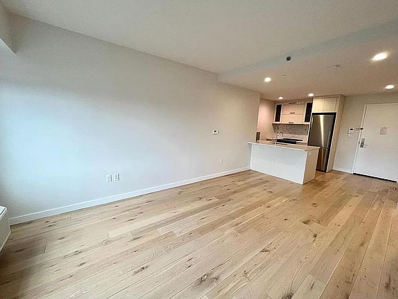 5th image of 555 Waverly Ave APT 6B