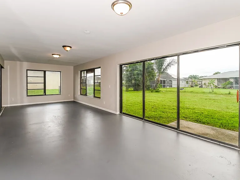 2529 SW 15th Pl — Photo 9