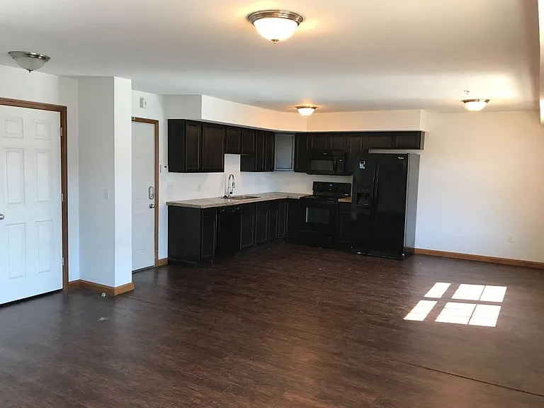 112 College Avenue — Photo 2