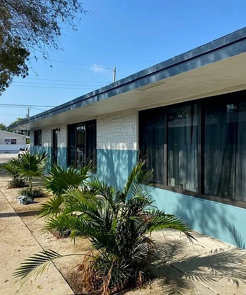 408 SW 8th St — Photo 12
