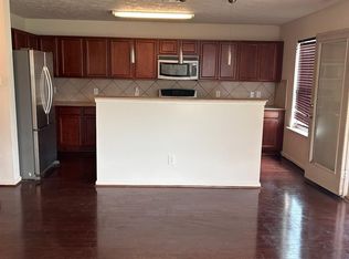 4102 Autumn View Dr, Houston, TX 77048