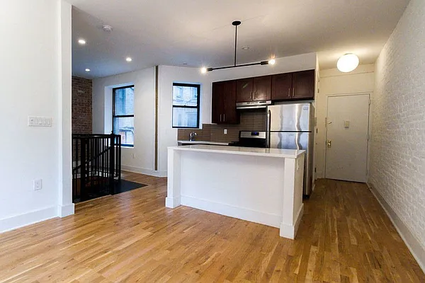 Rented by EXR | media 16