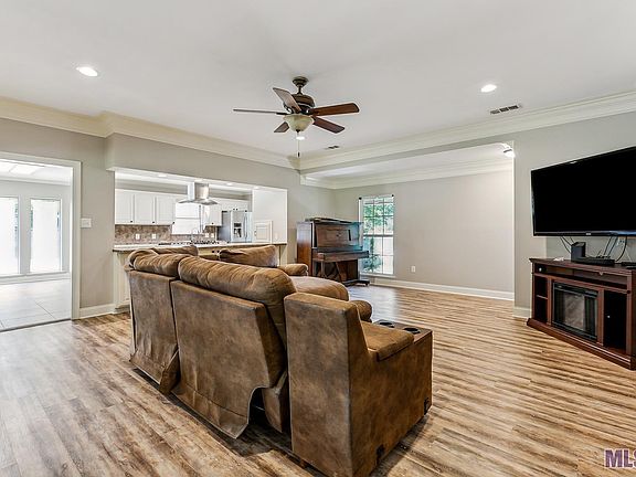 4th image of 10614 White Pine Dr