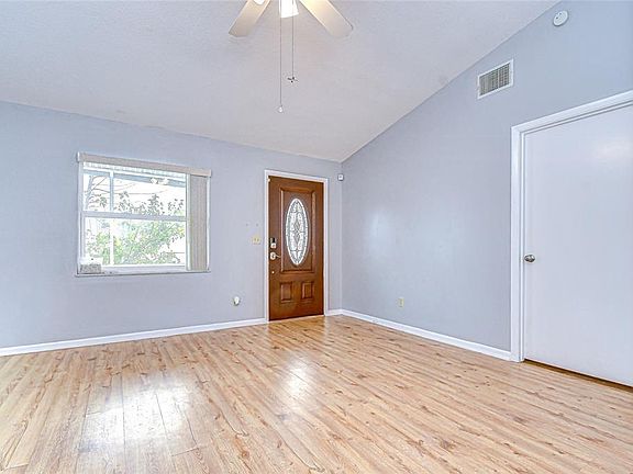 4th image of 4739 Silver Cir