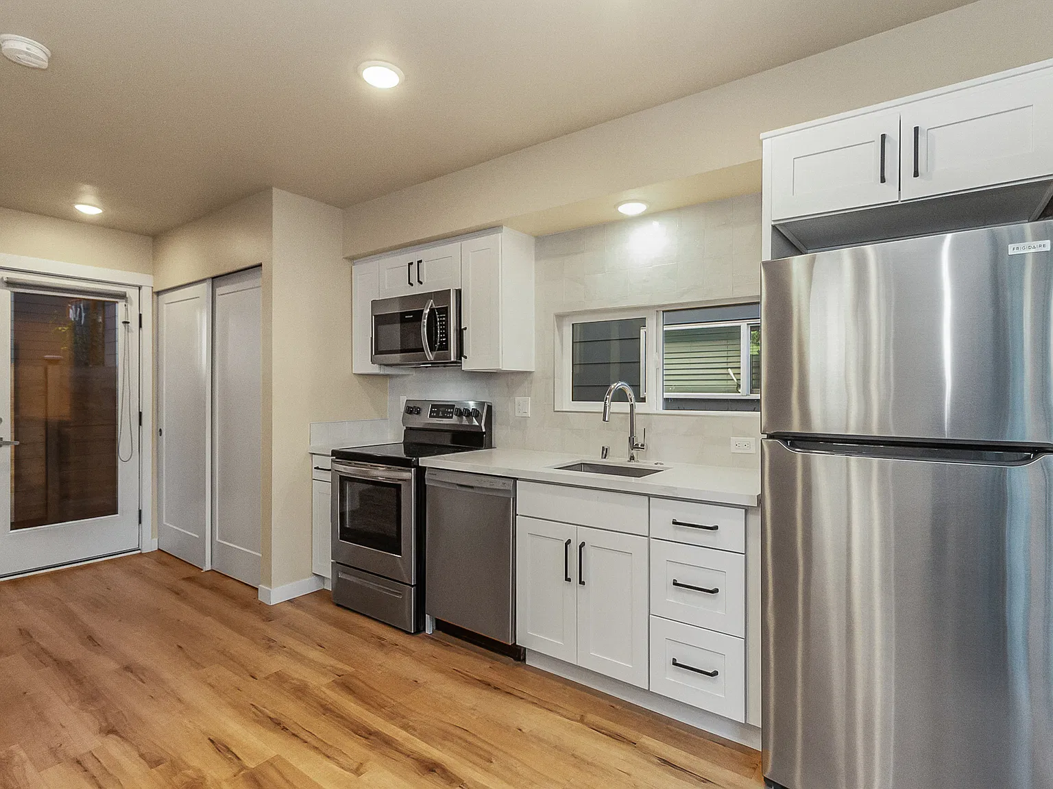 1 bed, 640 sqft, $2,695 — Photo 4