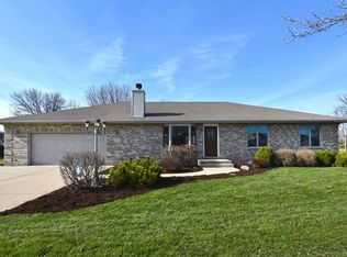 26052 W Leslie Dr, Channahon, IL 60410