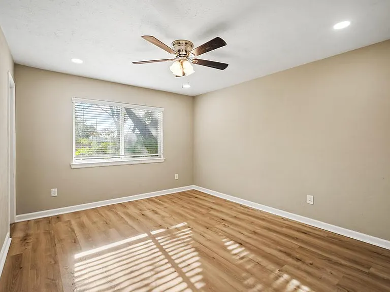 5201 Marks Cir — Photo 5