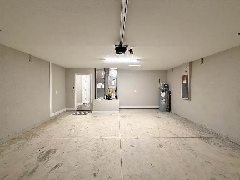 8138 N Dyke Way — Photo 32