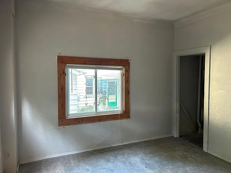 376 W Sanborn St #1 — Photo 5