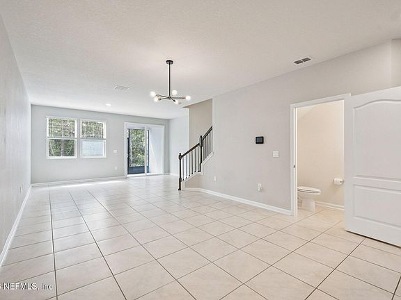 3rd image of 204 PASADENA Drive