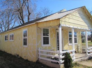 821 N B St, Rogers, AR 72756