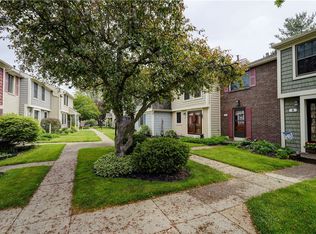 9 Village Trl, Honeoye Falls, NY 14472