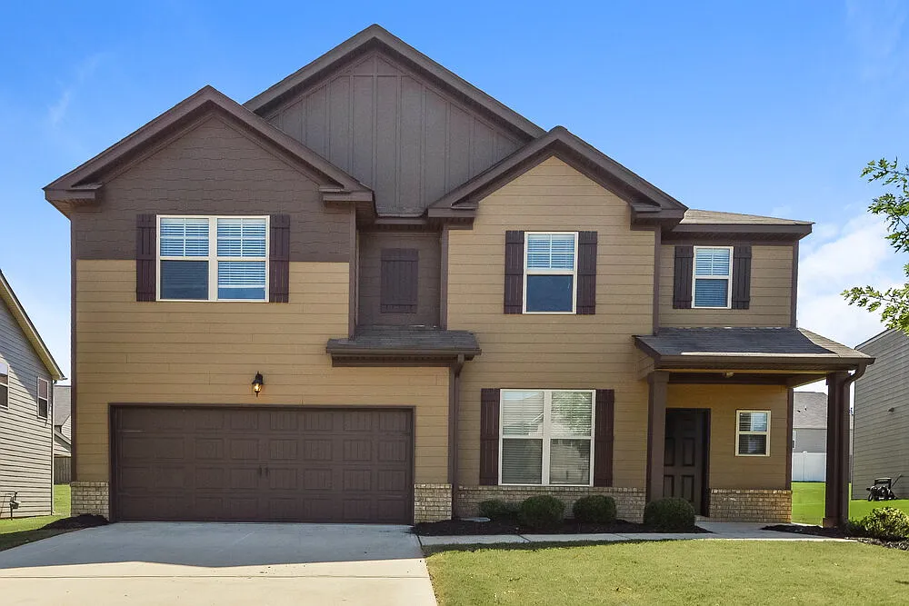 4 bed, 2.5 bath, 2291 sqft, $2,435 — Photo 1