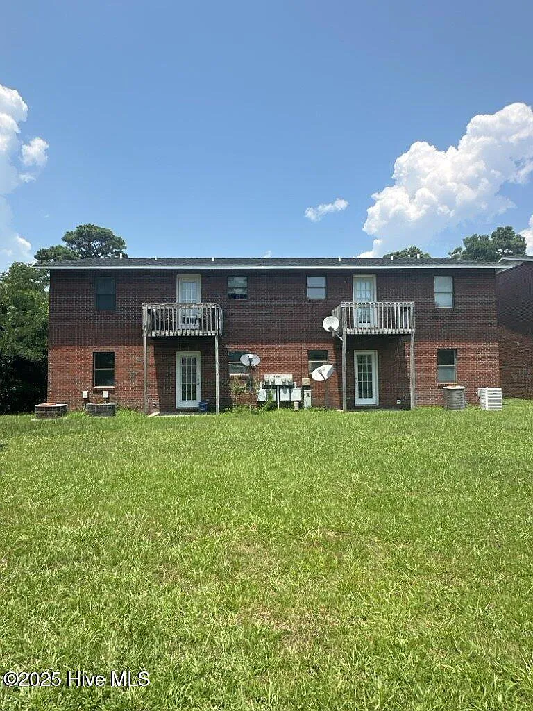 2 bed, 1.0 bath, 793 sqft, $1,095 — Photo 4