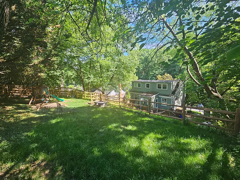221 Dale Dr — Photo 34