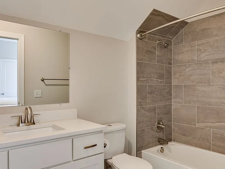607 Lee St — Photo 18