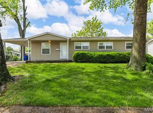 1420 Bluebird Dr, Florissant, MO 63031