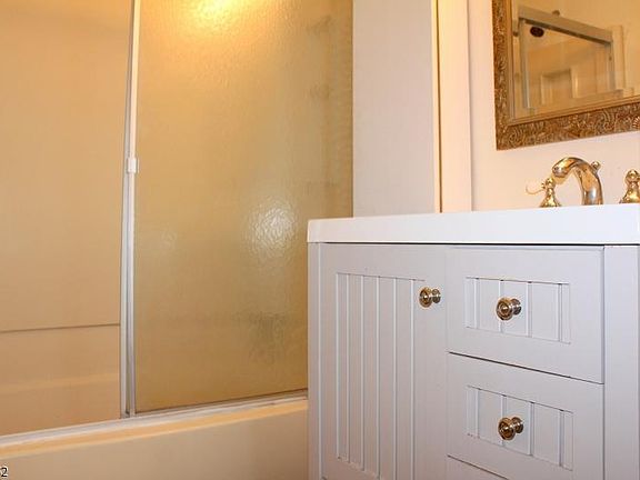 2nd image of 464 N Main St #Upstairs