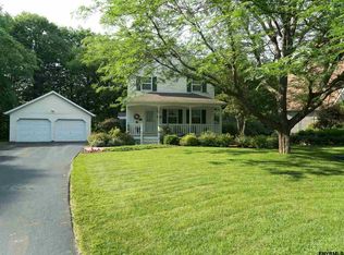 9 Middleborough Ct, Gansevoort, NY 12831