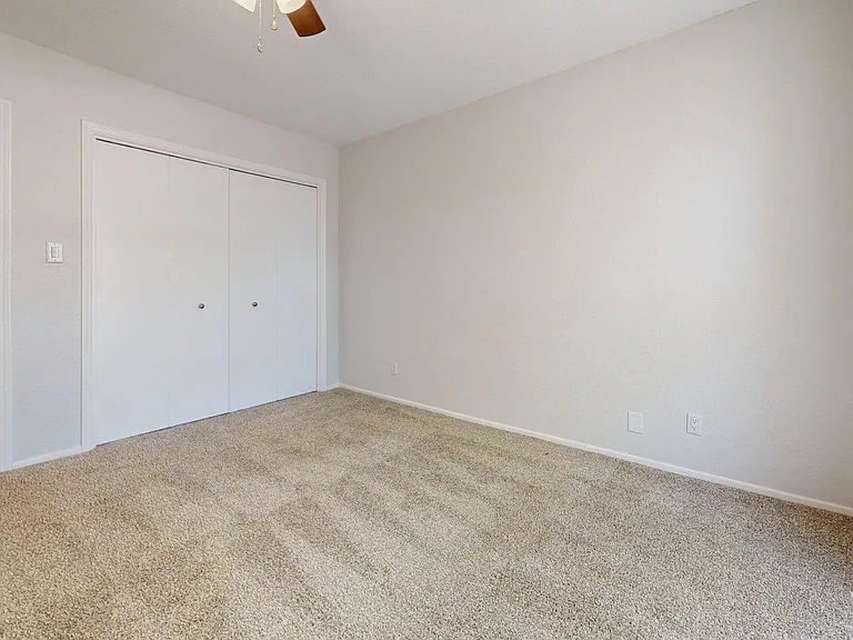 2534 S Grandview Ave — Photo 18