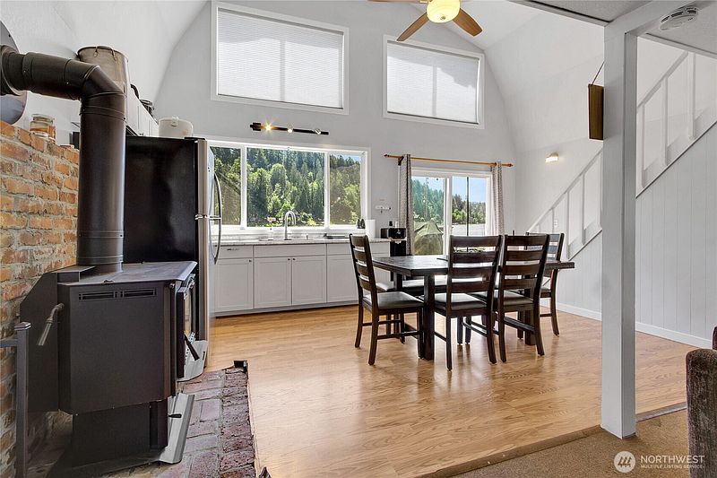 3rd image of 38819 Orville Road E
