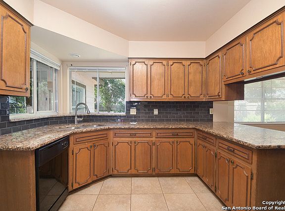 3rd image of 510 SUNHAVEN DR