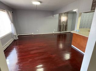 156 Kingston Ave #A, Floral Park, NY 11001