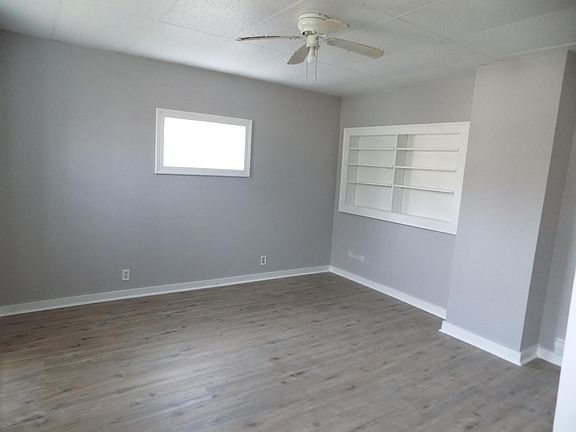 5th image of 66 S Elmwood Dr