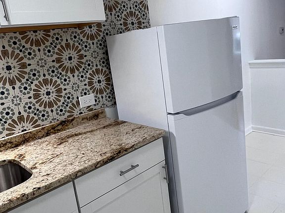 3rd image of 532 W Division St #3